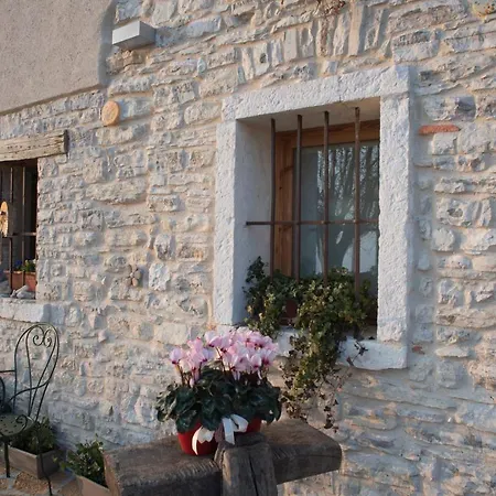 Agriturismo Casaborgomarche-2